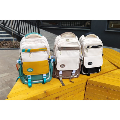 Універсальний рюкзак з чорними вставками (27л): Стиль, комфорт та практичність для навчання та міста!